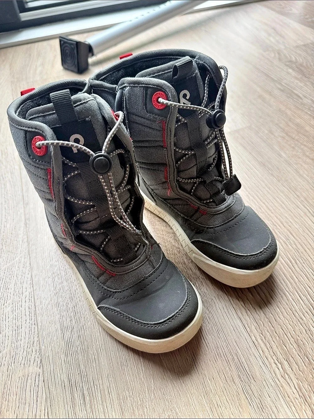 Reima kids US 11 Black & Red Winter Boots